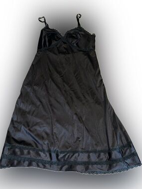 🔴Vintage Sears The Doesnt Slip Black Full Slip V Neck Satin Straps Size 40